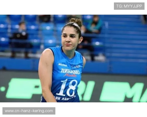 杨静回顾排球生涯：从青涩少女到赛场传奇的心路历程