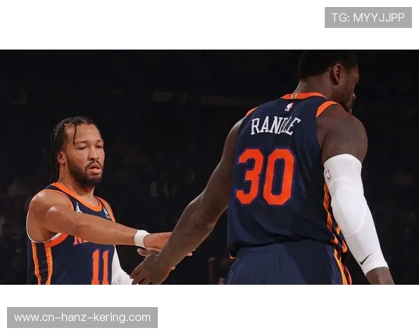 尼克斯与掘金激战正酣球迷期待精彩对决与惊艳表现